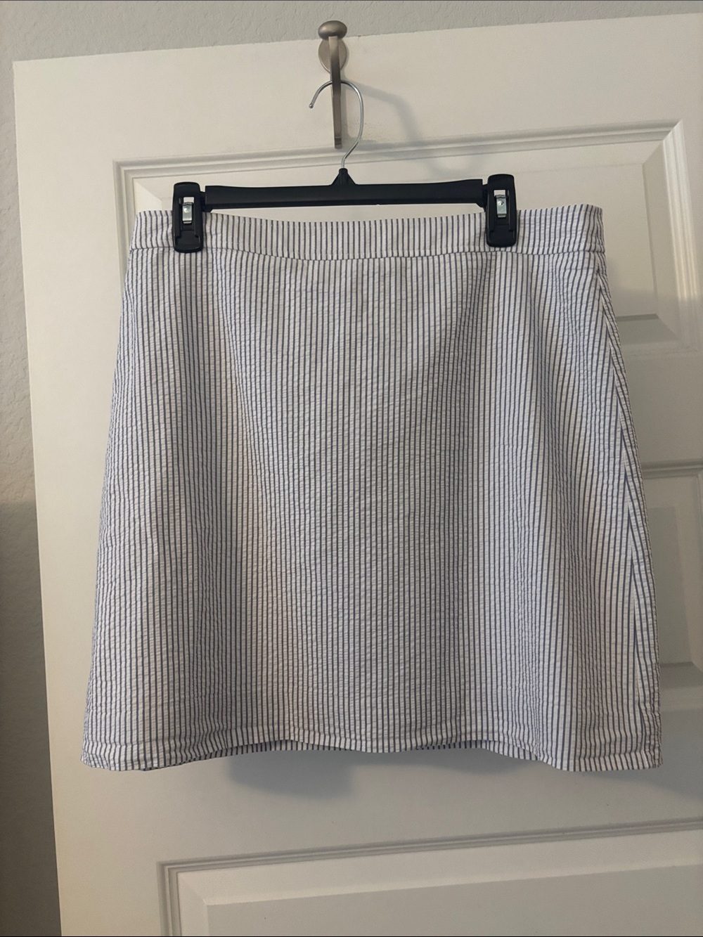 J. Crew White & Navy Pinstripe A-Line Mini Skirt SZ 12 seersucker 100% Cotton